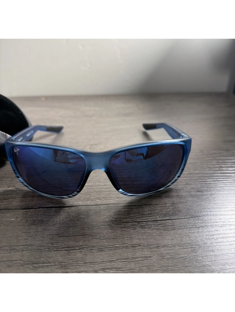 Maui Jim Sunglasses KAIWI CHANNEL MJ840-03S MATTE BLUE With Case